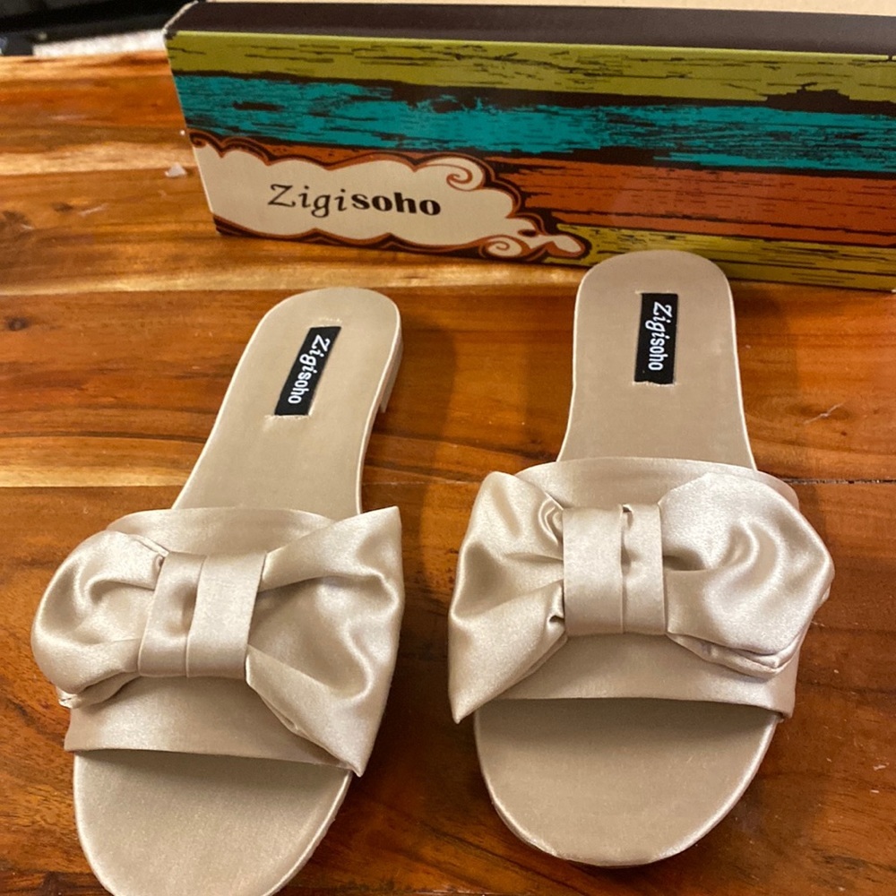 ZIGI Soho Valiant Nudsa Slip-Ons - Size 8.5